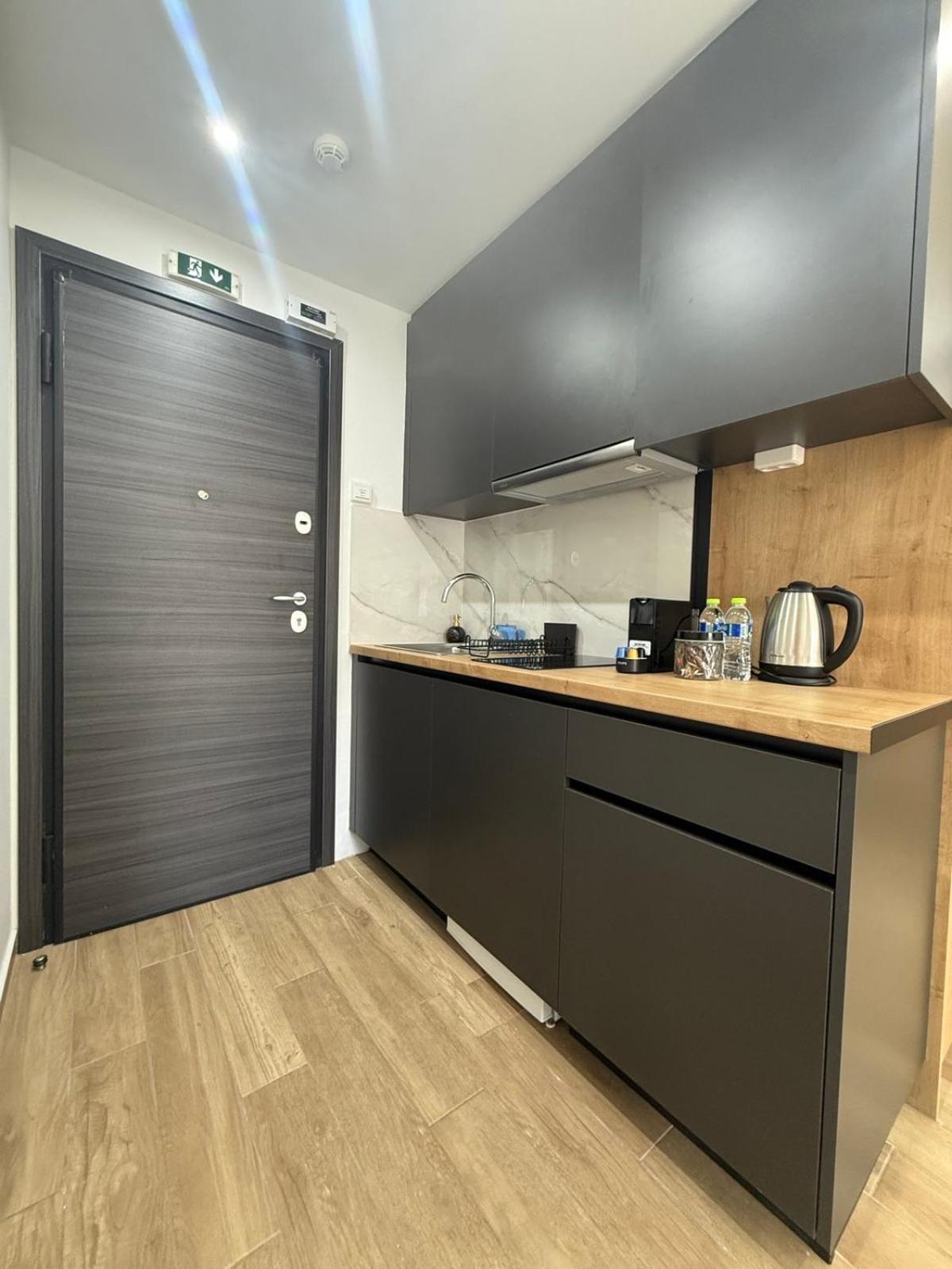 Xclusive Athens Suites ภายนอก รูปภาพ
